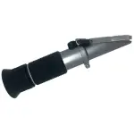 Refractometer for Passenger car battery acid engine coolant and klaasipespesuvedeliku külmumispunkti for testing.